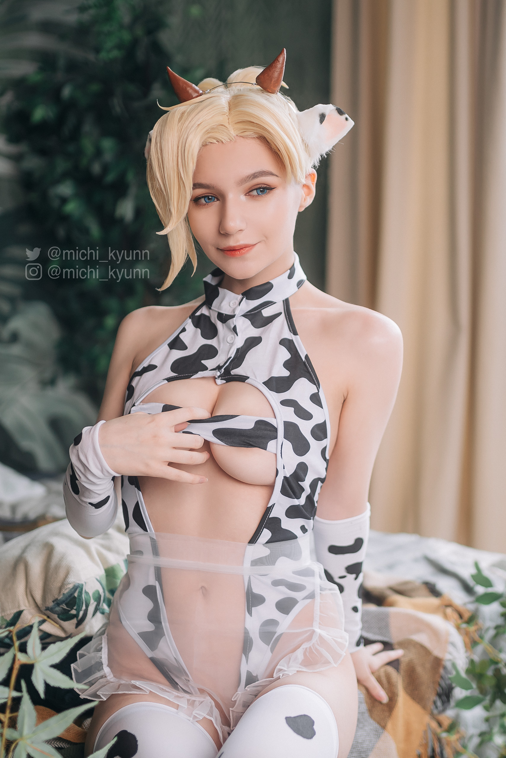 "I'm taking care of you."
Mercy will be waiting for you on my Patreon until the end of the month! Join me if you need some healing...or milk? lol :D
❤️https://t.co/GSDAKB12zj ❤️
This look was inspired by @nekitoototo 💕
#cosplay #Mercy #Overwatch https://t.co/vYzImZGUw4