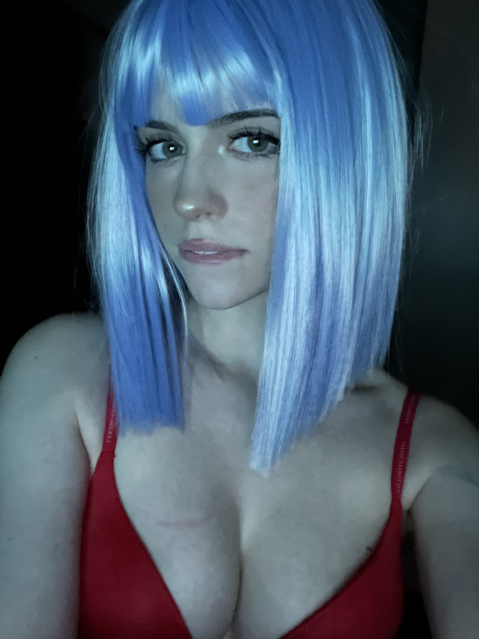 you look lonely... https://t.co/ybetGLeA6c